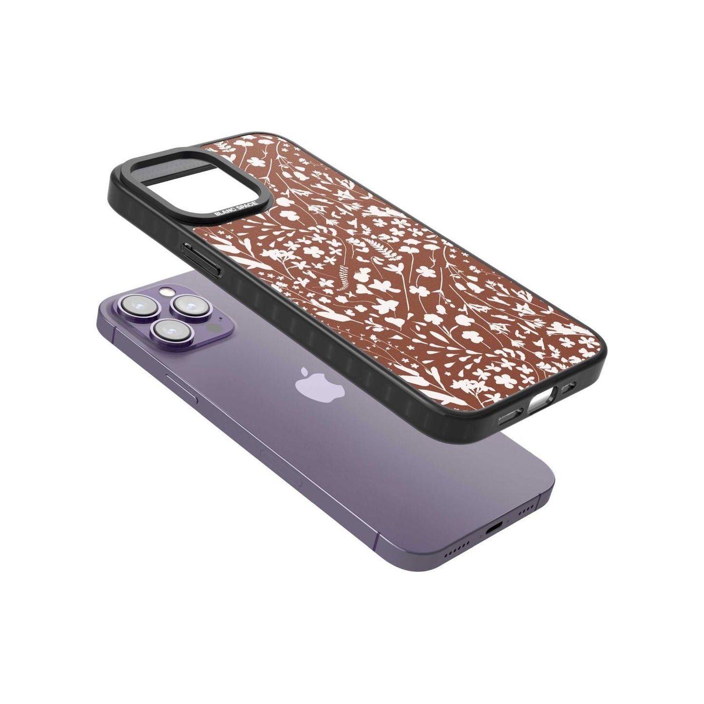 Bouquet de fleurs sauvages sur terre cuite