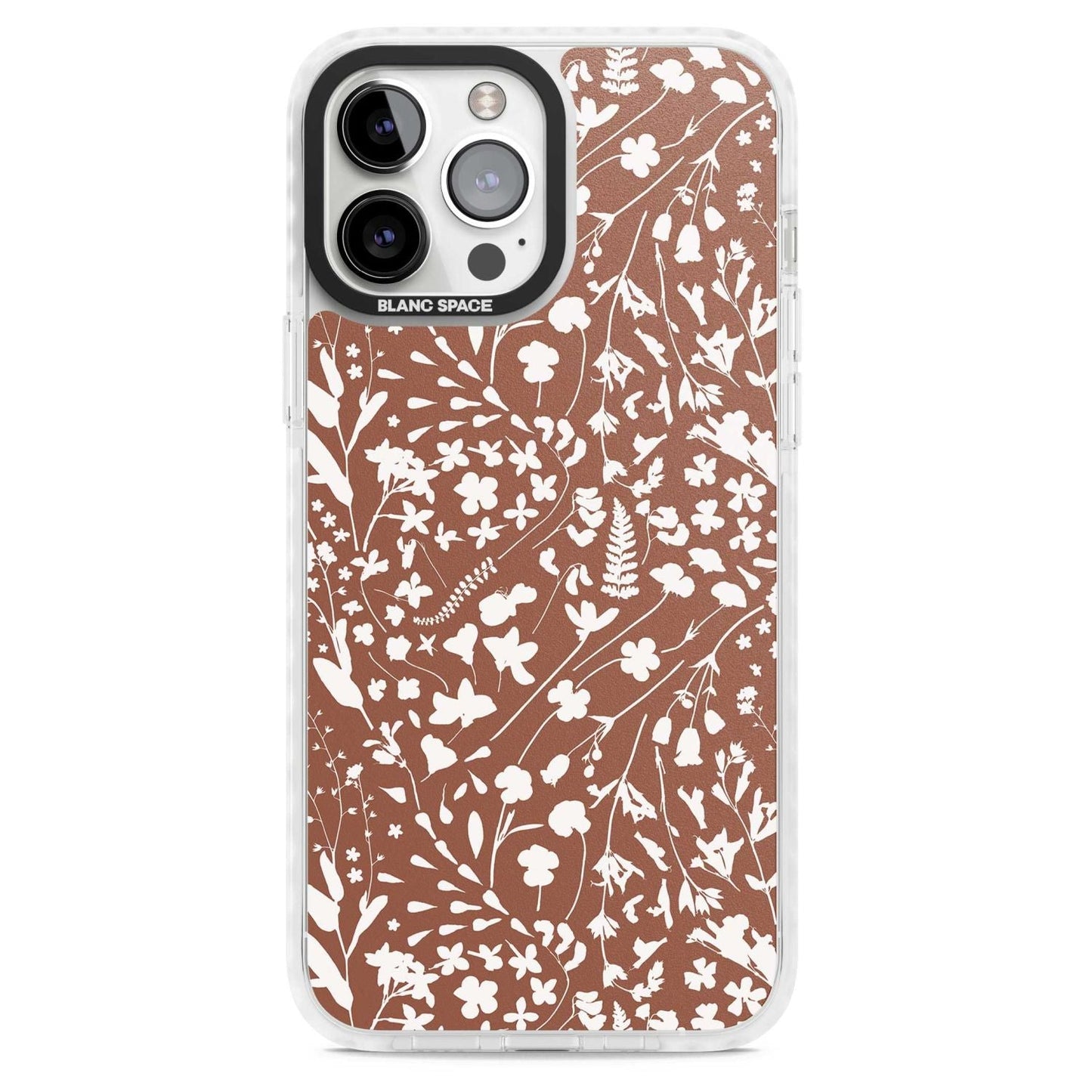 Bouquet de fleurs sauvages sur terre cuite