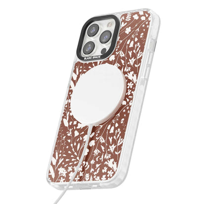 Bouquet de fleurs sauvages sur terre cuite