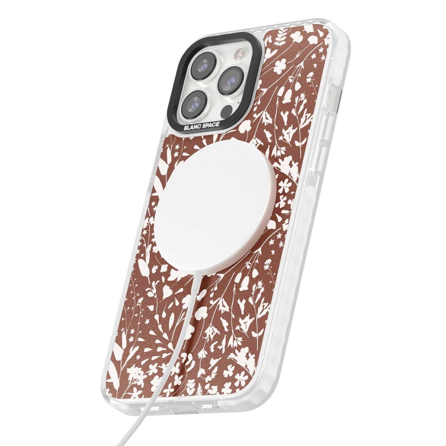 Bouquet de fleurs sauvages sur terre cuite