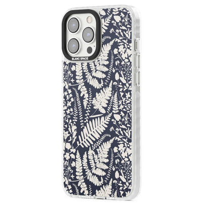 Fleurs sauvages et fougères sur fond bleu marine