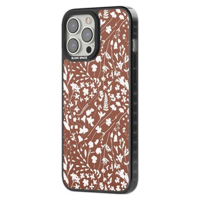 Bouquet de fleurs sauvages sur terre cuite