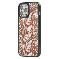 Fleurs sauvages et fougères sur terre cuite