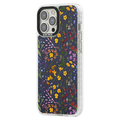 Grappe de feuilles de fleurs sauvages bleu marine