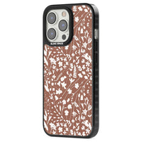 Bouquet de fleurs sauvages sur terre cuite