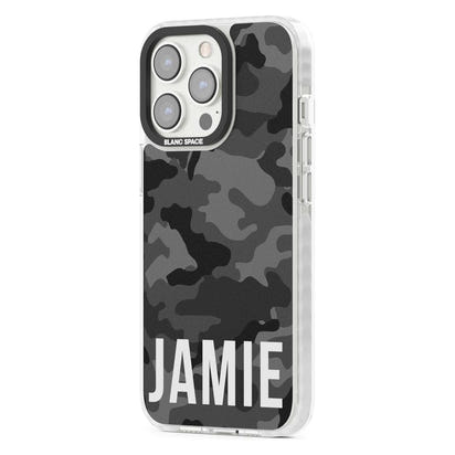 Personalisierter Name im schwarzen Camouflage-Muster (horizontal)