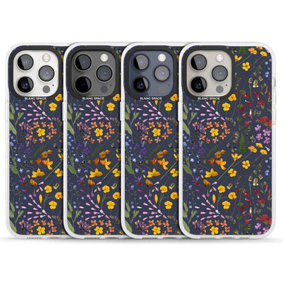 Grappe de feuilles de fleurs sauvages bleu marine