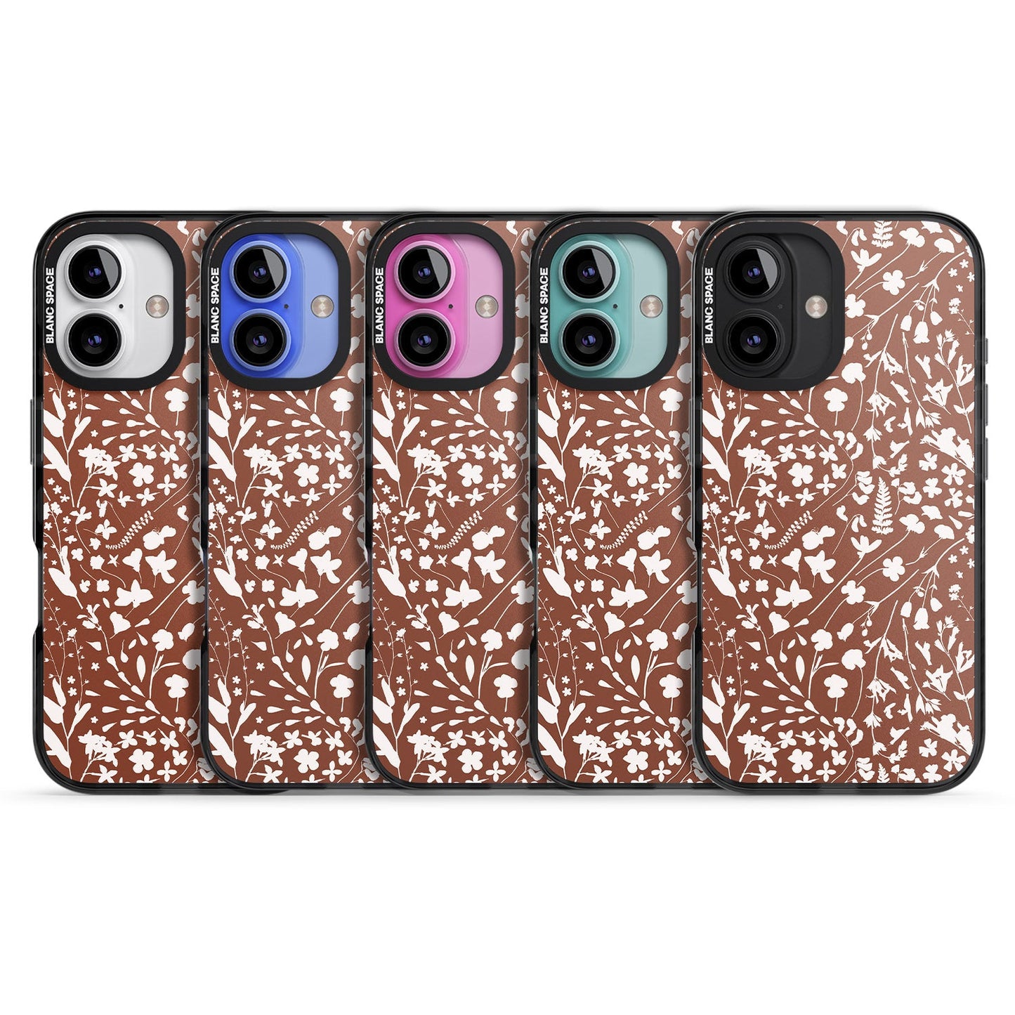 Bouquet de fleurs sauvages sur terre cuite