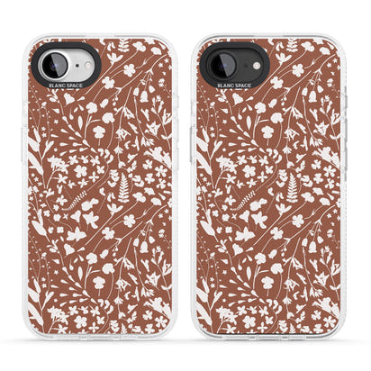 Bouquet de fleurs sauvages sur terre cuite