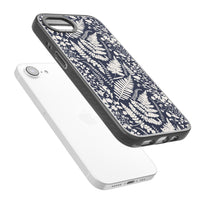 Fleurs sauvages et fougères sur fond bleu marine