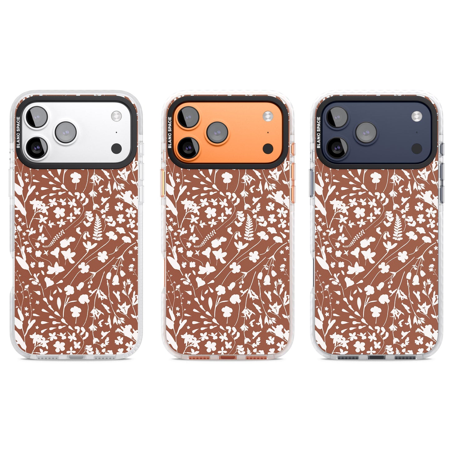 Bouquet de fleurs sauvages sur terre cuite