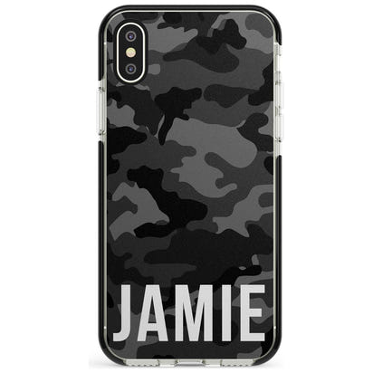 Personalisierter Name im schwarzen Camouflage-Muster (horizontal)