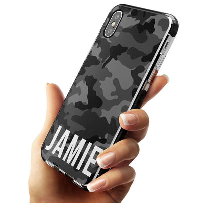 Personalisierter Name im schwarzen Camouflage-Muster (horizontal)