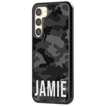 Personalisierter Name im schwarzen Camouflage-Muster (horizontal)