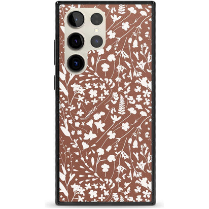 Bouquet de fleurs sauvages sur terre cuite