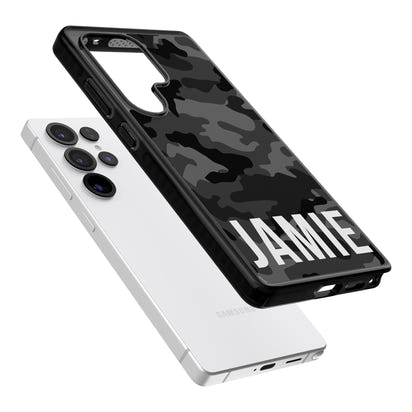 Personalisierter Name im schwarzen Camouflage-Muster (horizontal)