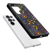 Grappe de feuilles de fleurs sauvages bleu marine